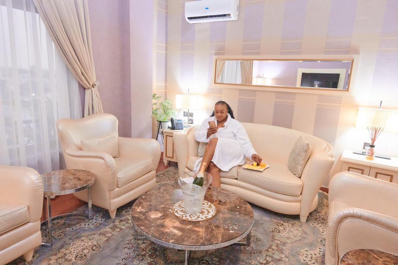 Oak Haven Hotel & Suites Port Harcourt Exterior foto